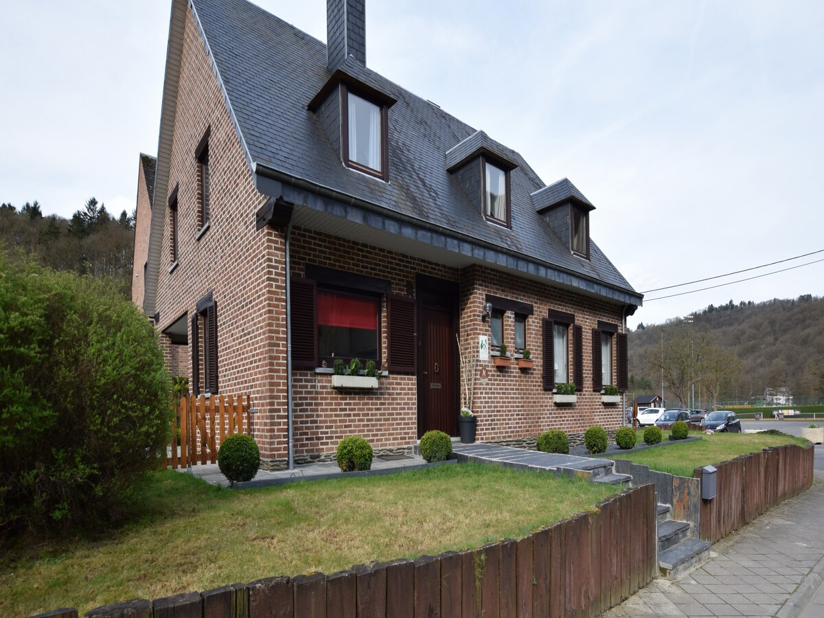 Ruim vakantiehuis voor 6 personen in La Roche-en-Ardenne in La Roche-En-Ardenne