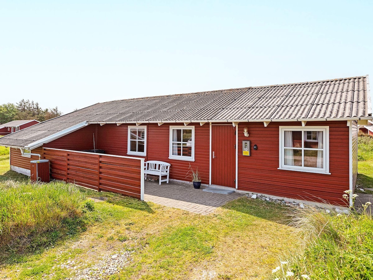 Op 500 m van zee: Rustiek vakantiehuis in Frøstrup voor 5 personen in Frøstrup