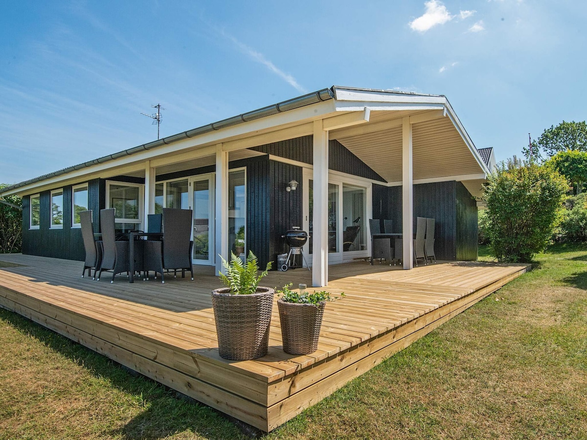 Aan zee: Vakantiehuis in Allingåbro met uniek uitzicht in Allingåbro