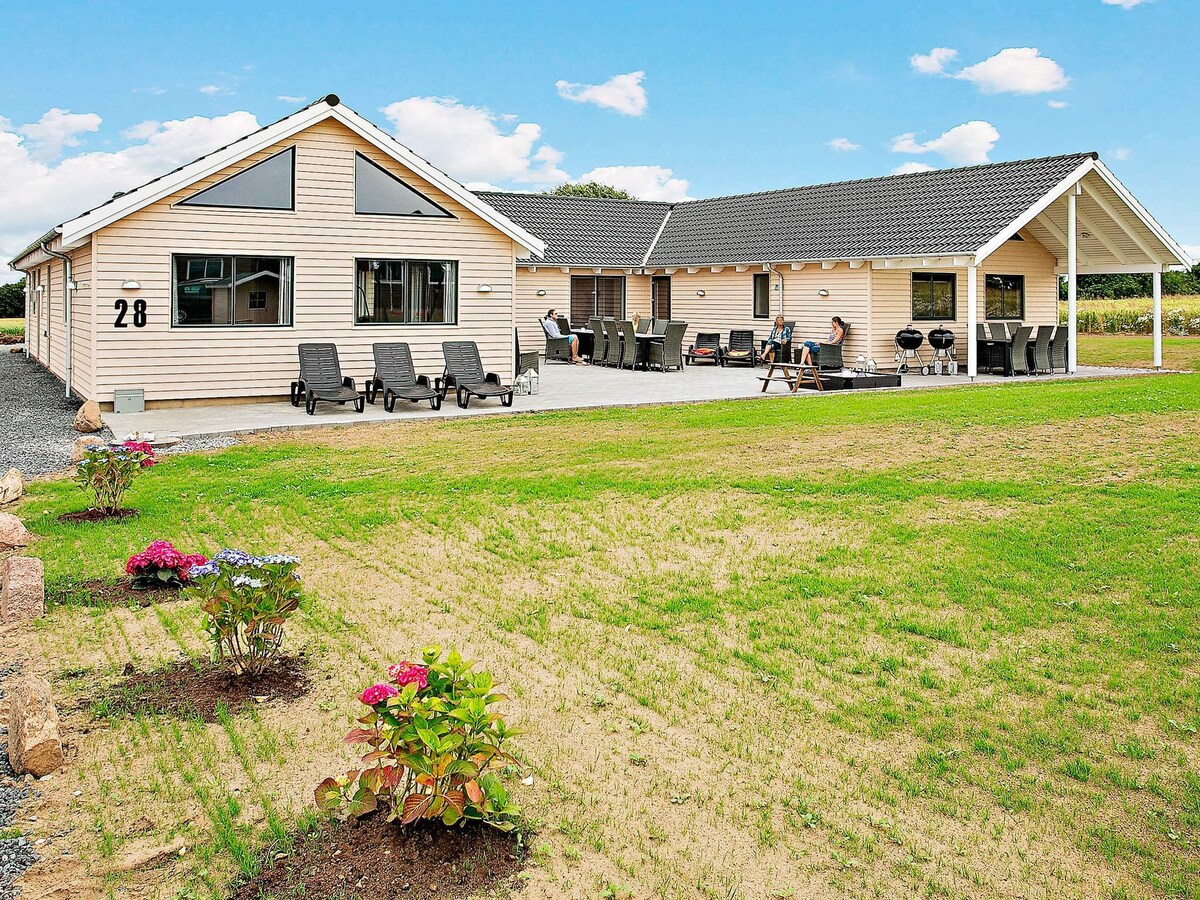22-persoons vakantiehuis in Bogense op 950 m van zee in Bogense