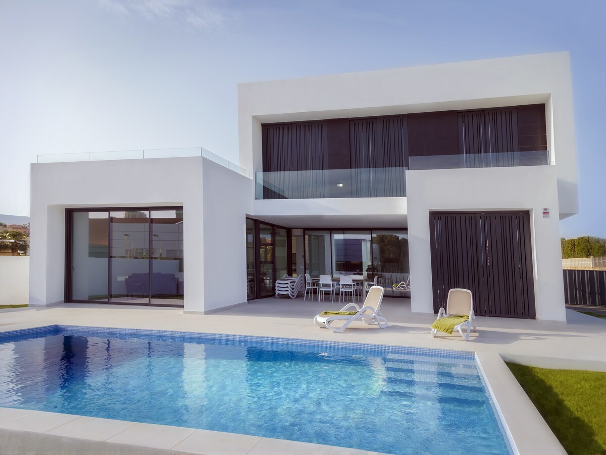 Centraal gelegen villa in Calpe met privézwembad vlakbij het strand