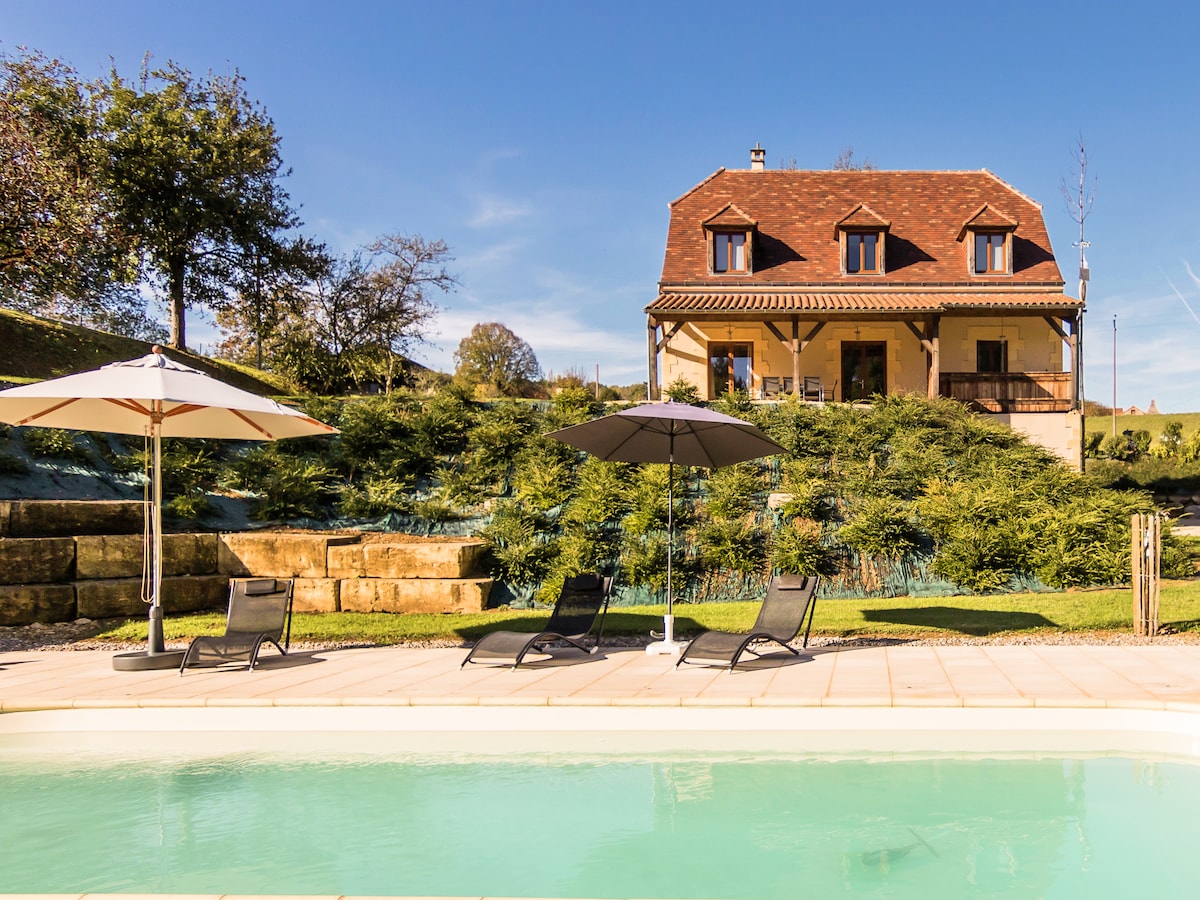 9-persoons villa met privézwembad in Montignac