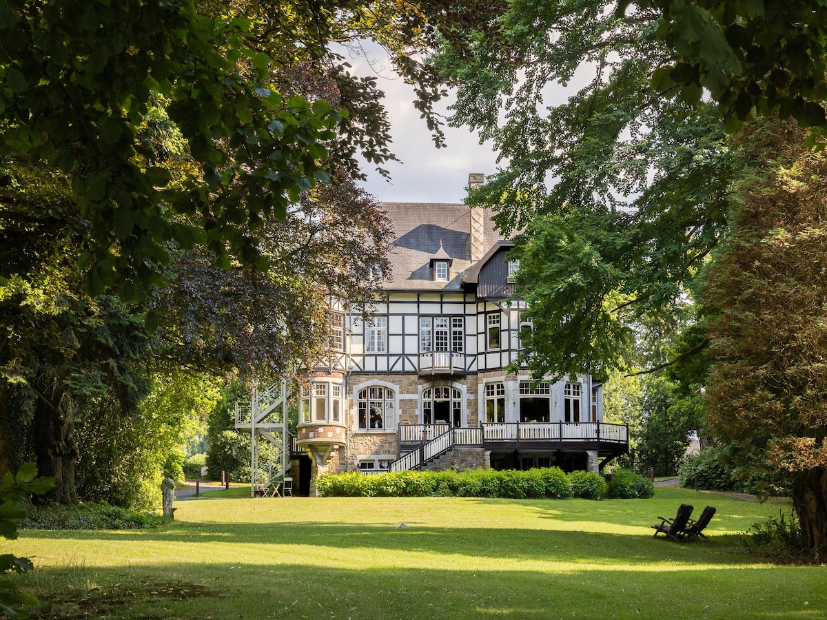 Ruime Villa Bel Air in Spa voor 27 personen in Spa