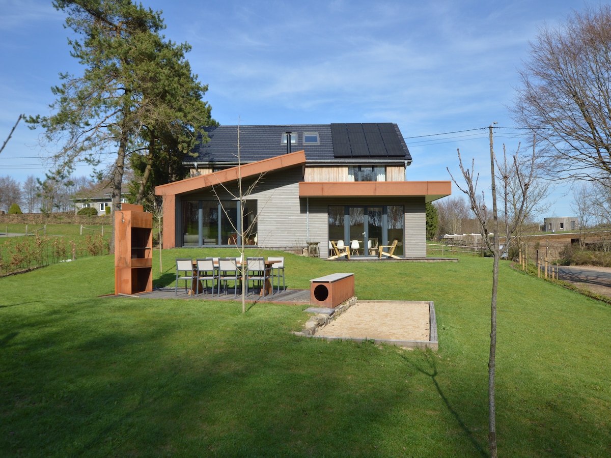 Wellnessvilla met hottub en sauna aan het meer van Robertville, 9 pers.