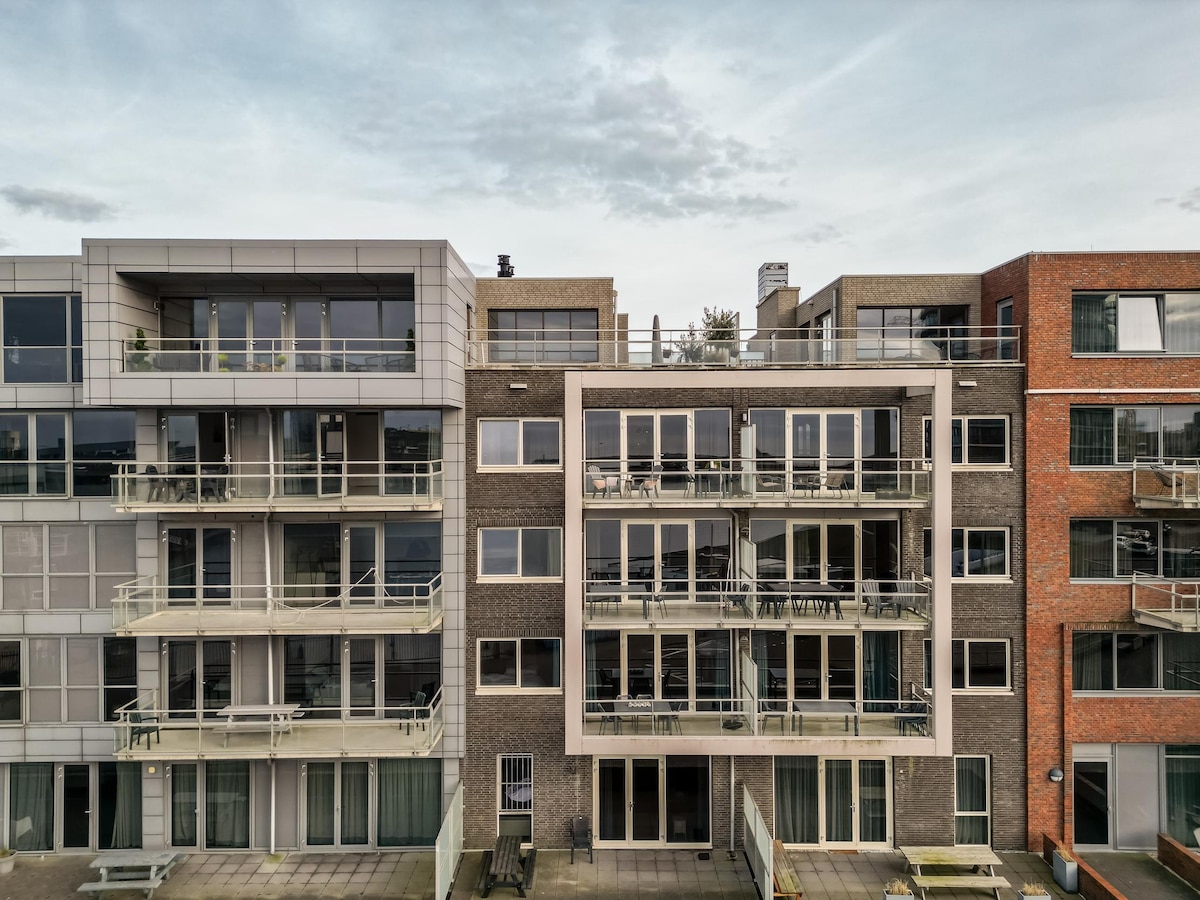 Op 900 m van het strand: Stijlvol appartement in Scheveningen in Scheveningen