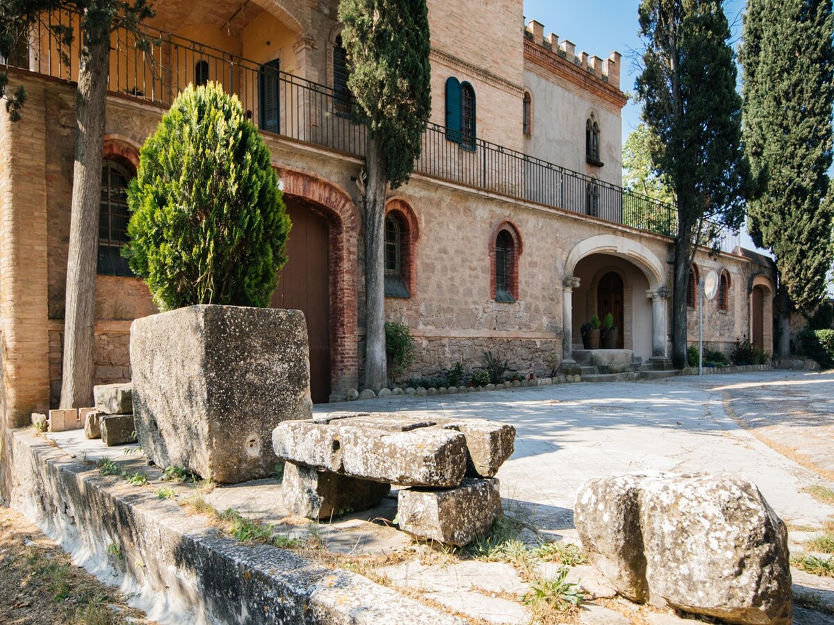 Historisch landhuis Els LLacs in Castellnou de Bages voor 8 personen