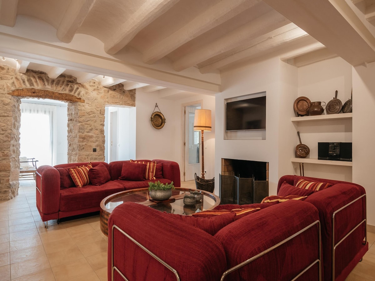 Rustiek landhuis Les Fonts in Castellnou de Bages voor 6 personen