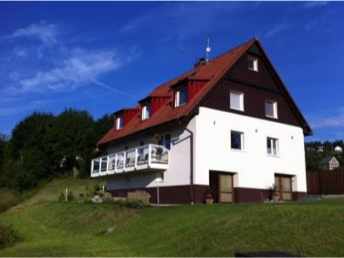 12-persoons vakantiehuis in Jáchymov op 900 m van de piste