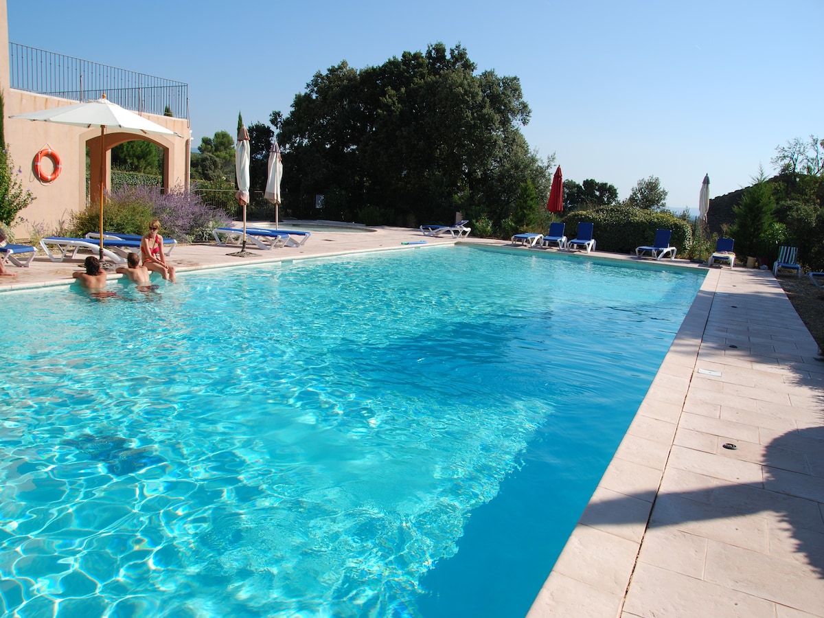 6-persoons villa in Saumane-de-Vaucluse nabij golfbaan