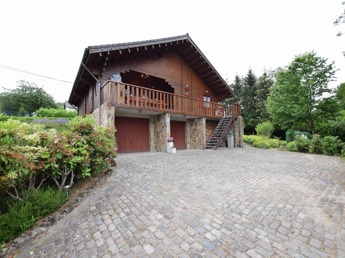 Ruim chalet voor 9 personen in Durbuy met recreatieruimte in Durbuy