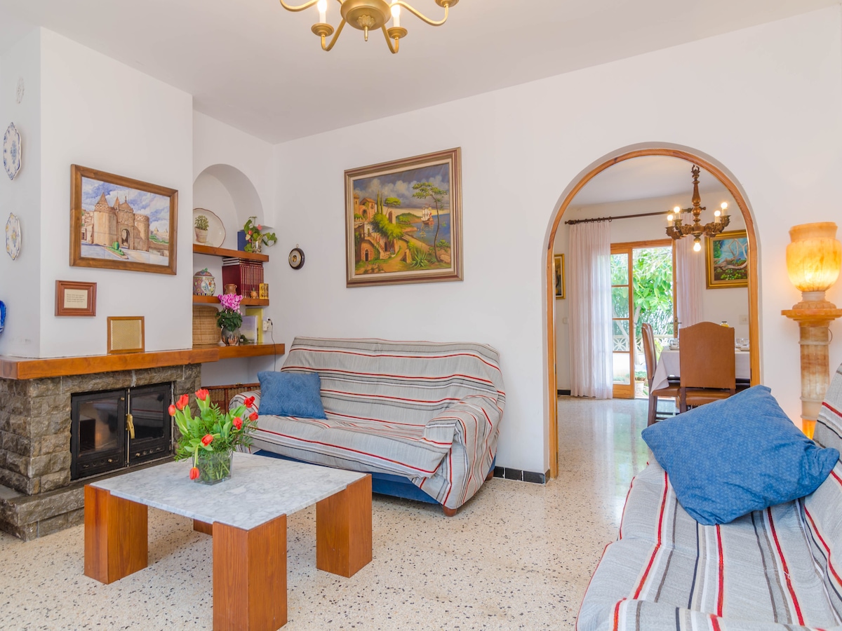 8-persoons villa met privézwembad in centrum Colònia De Sant Pere