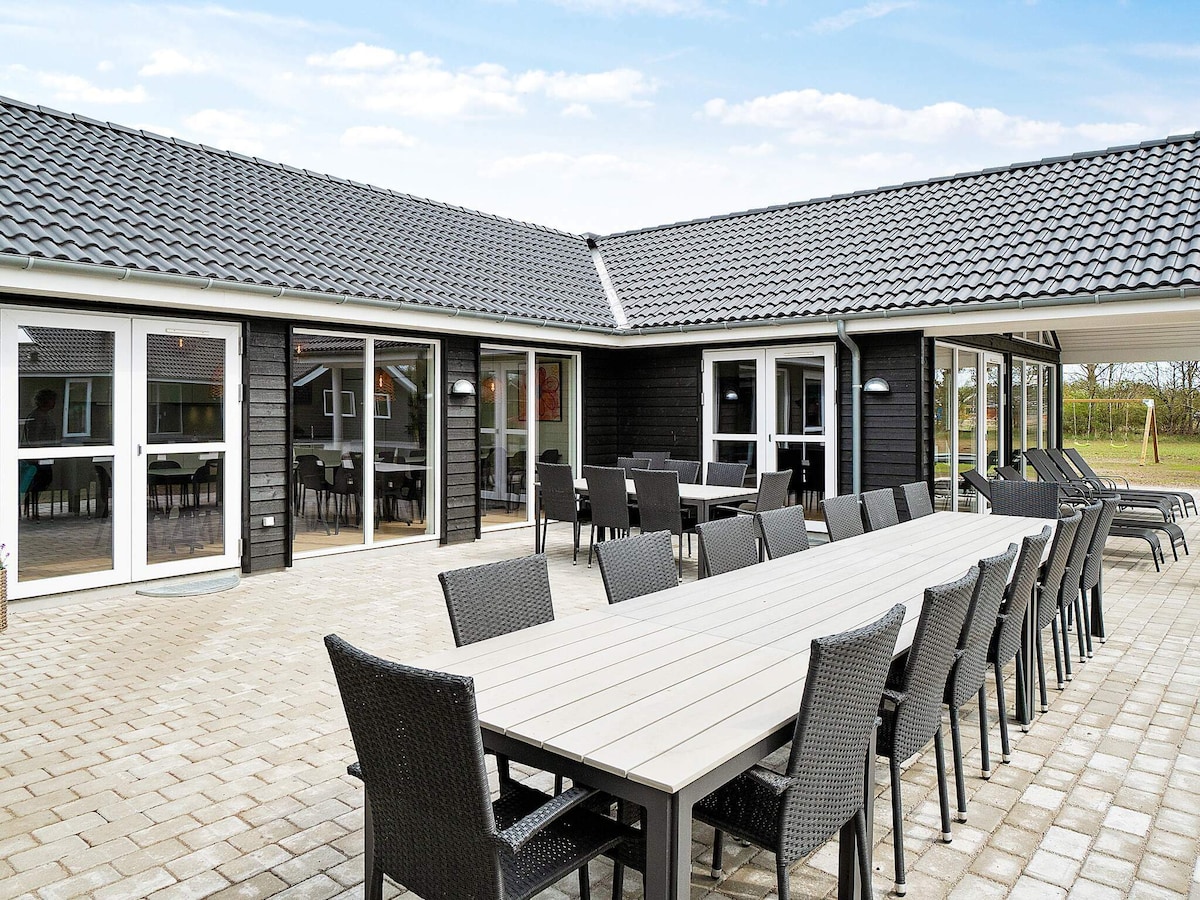 Vakantiehuis met privézwembad in Grenaa voor 24 personen