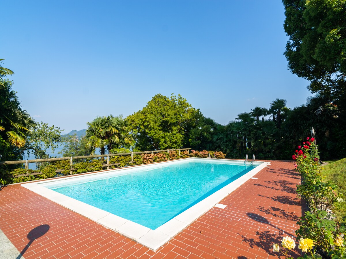 Licht vakantiehuis Verdelago Quattordici in Stresa voor 4 personen in Stresa