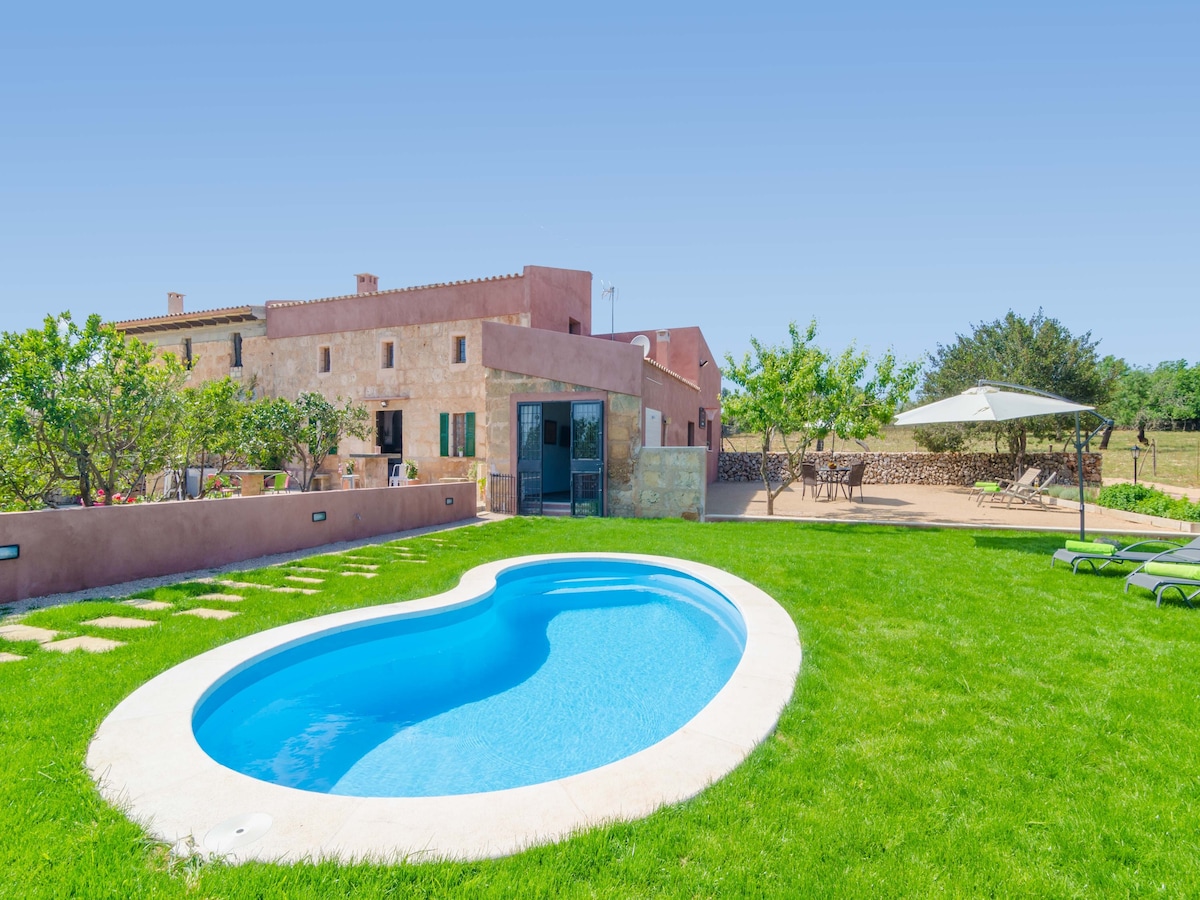 Privézwembad en rust in Villa Can Potdir in Ariany