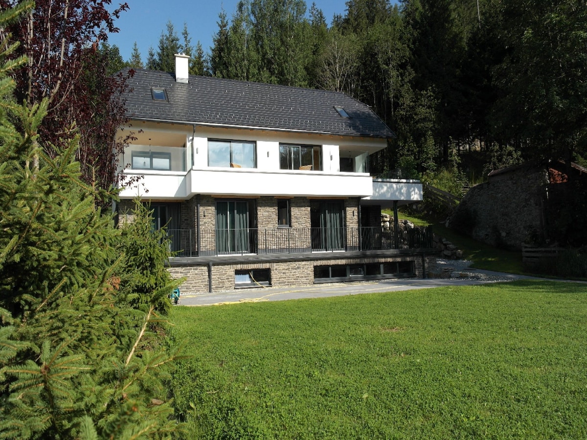 Aan de piste: Luxe vakantiehuis voor 10 personen in Mauterndorf