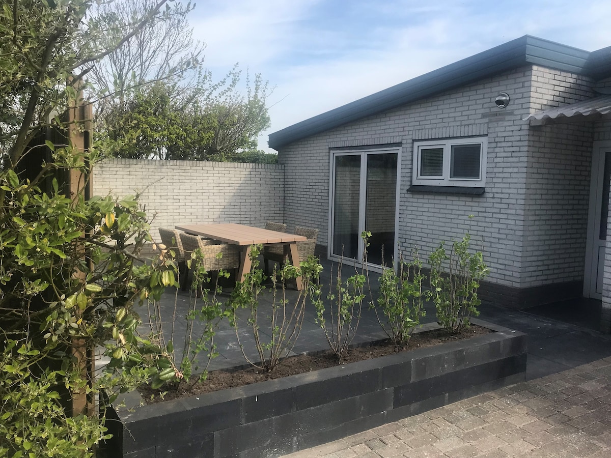 Centrum op 750m: Knus appartement in De Cocksdorp op Texel in Waddeneilanden