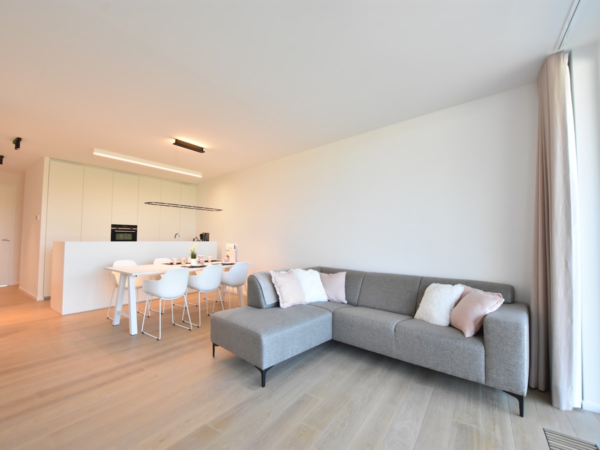 Aan het strand: Ruim appartement Zilte Rust in De Panne in De Panne