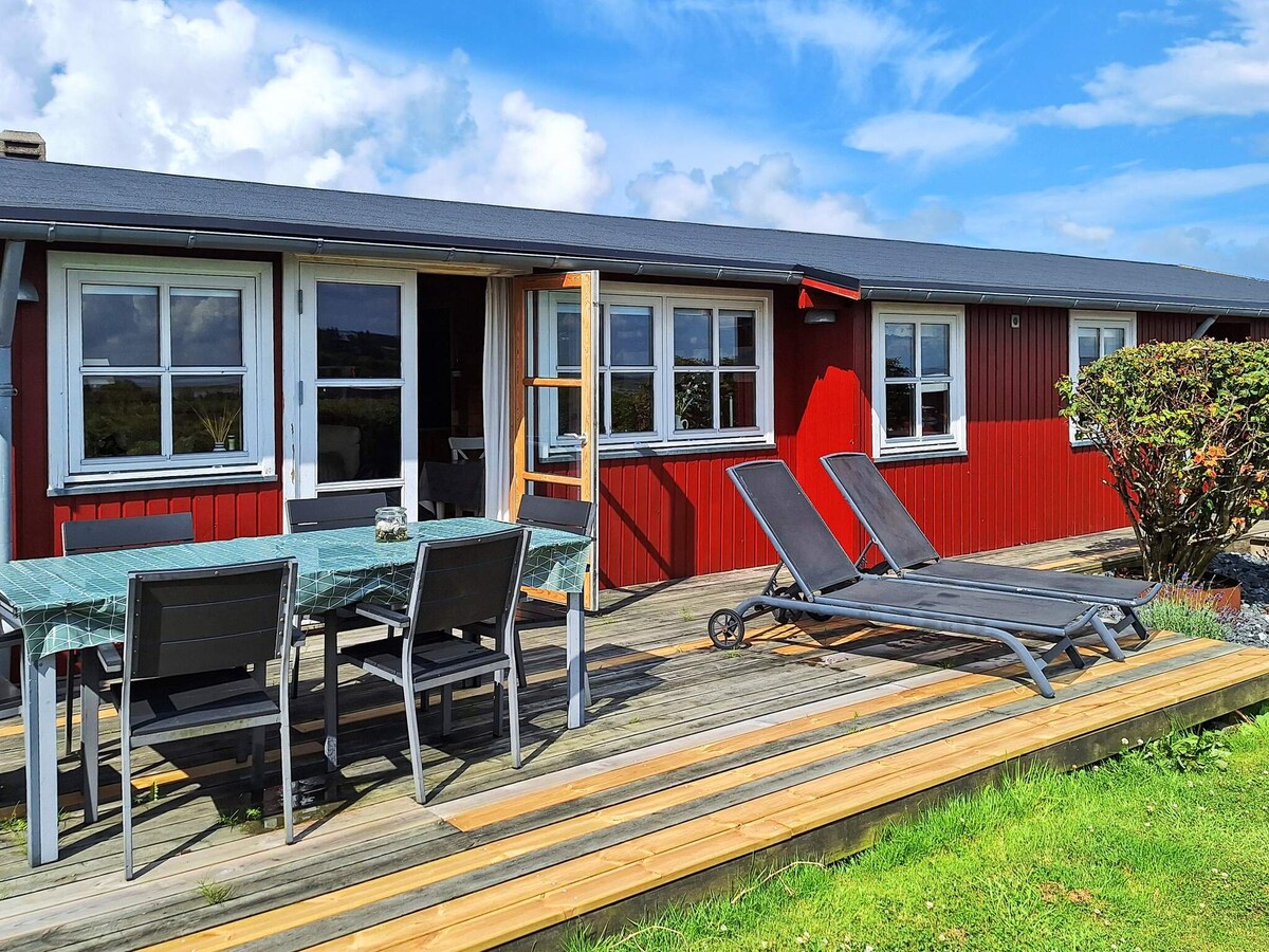 Op 350 m van zee: Modern vakantiehuis met whirlpool in Lemvig in Lemvig