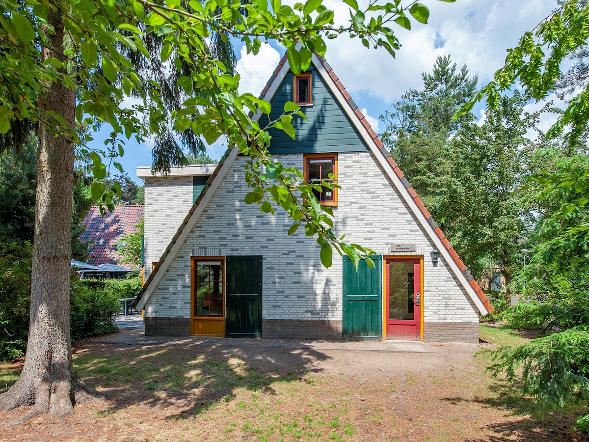 Gerenoveerde 22-persoons villa met sauna en bubbelbad nabij De Biesbosch in Oosterhout
