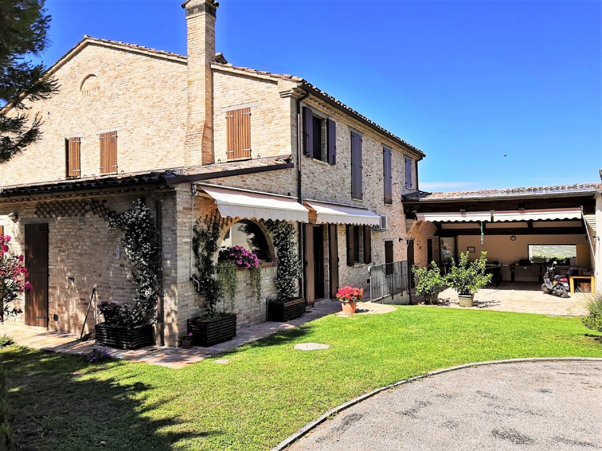 20-persoons villa met privézwembad in Tavullia in Tavullia
