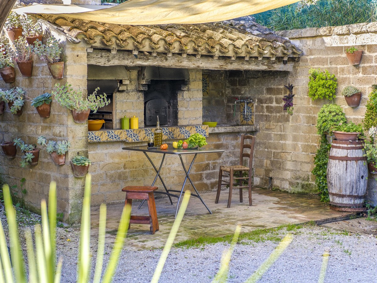 Ruim vakantiehuis Casannona Glicine in Fermo met zwembad in Fermo