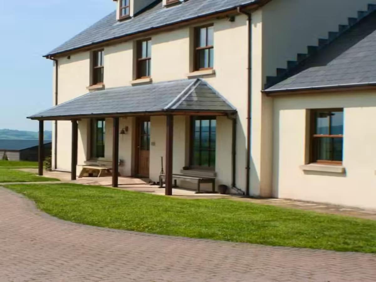 Ruim vakantiehuis in Monmouth voor 24 personen met zwembad