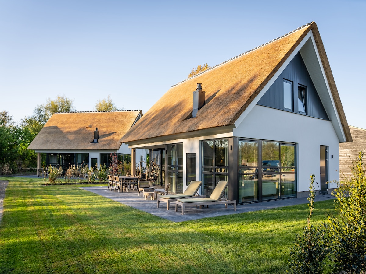 Op 850 m van centrum: Luxe villa met wellness in De Cocksdorp in De Cocksdorp Texel