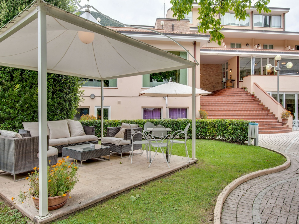Sereen vakantiehuis in Foligno met zwembad en wellness in Foligno