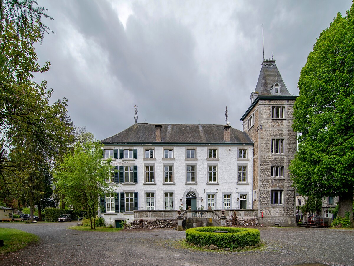 Historisch kasteelappartement voor 6 personen in Aywaille in Aywaille
