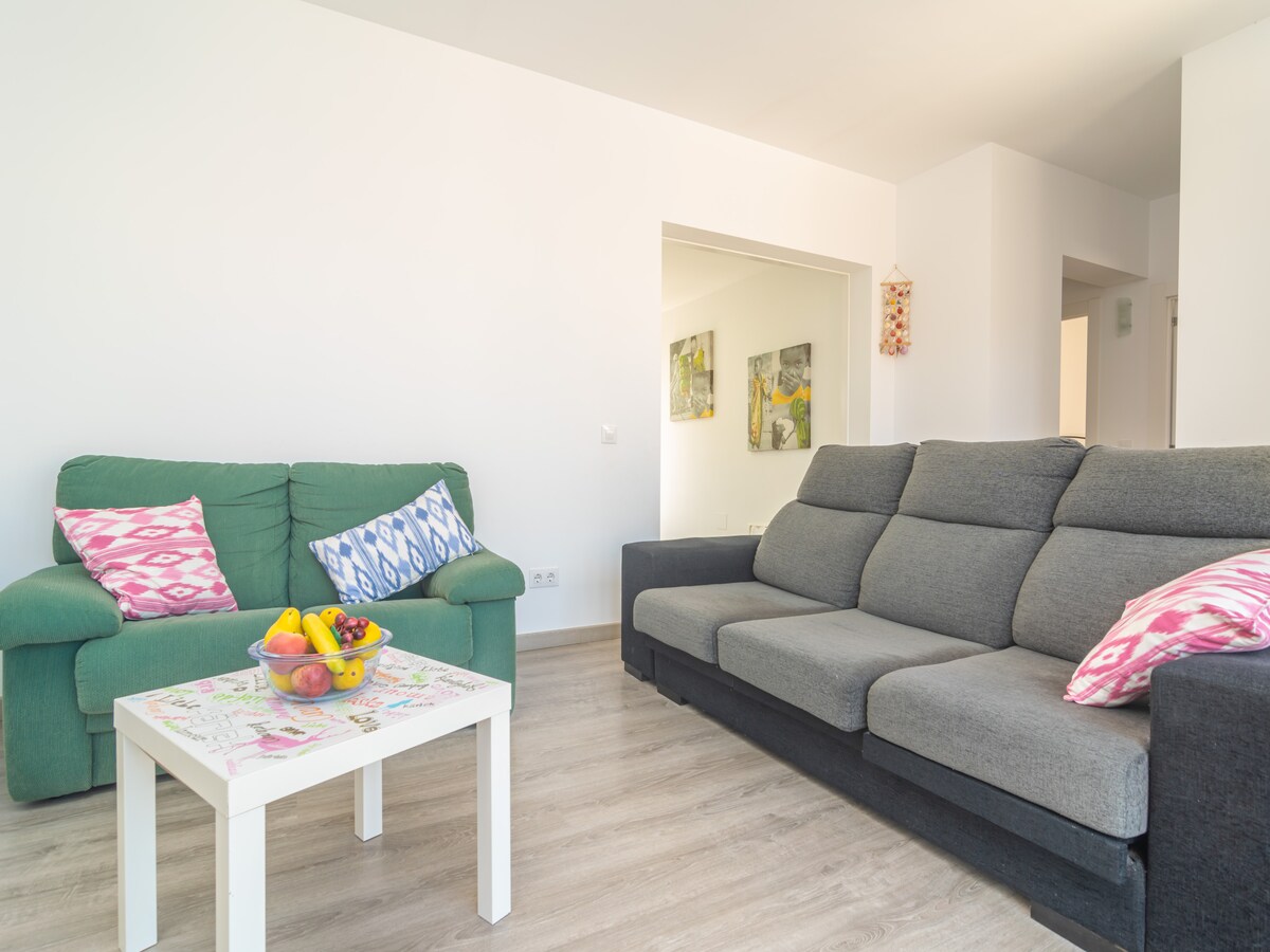 Ruime tent voor 6 personen in Son Serra De Marina in Son Serra de Marina