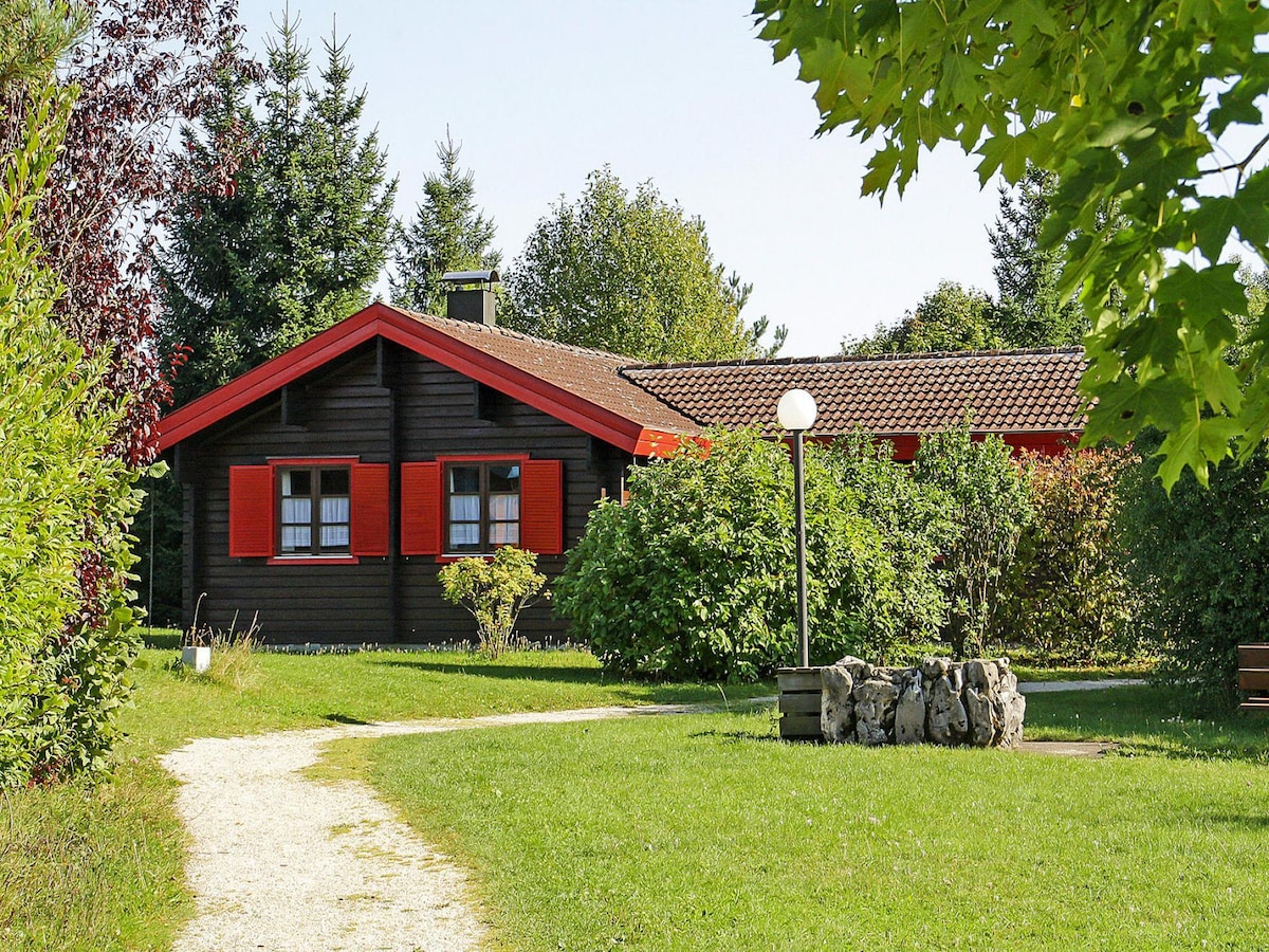 Rustgevende bungalow voor 4 personen in Hayingen in Hayingen