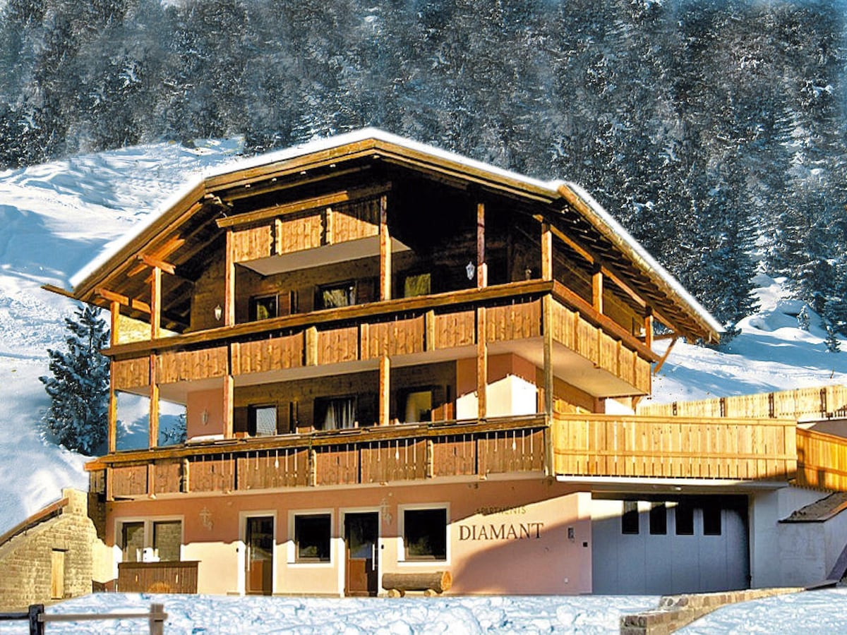 Op 1,0 km van de piste: Modern appartement in Santa Cristina · 4 pers. in Wintersport