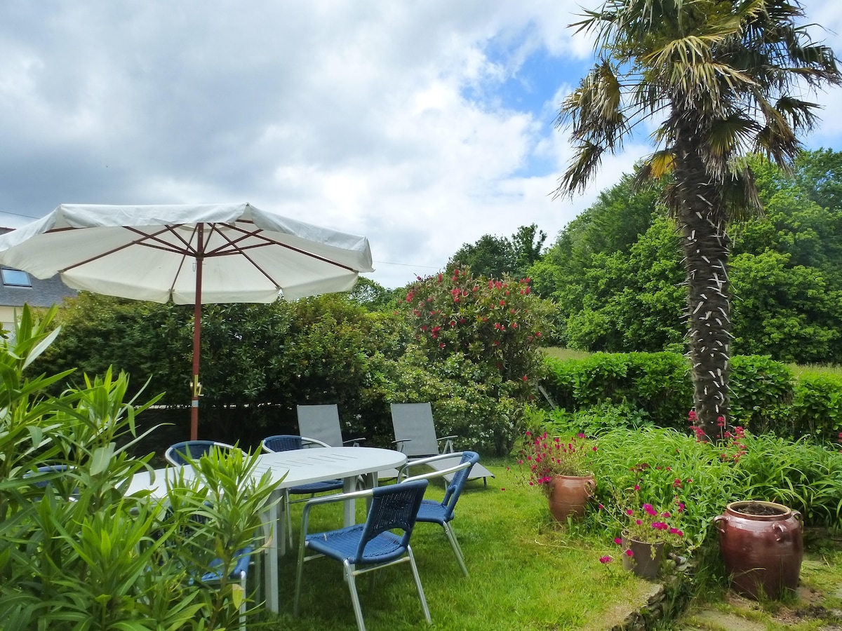 Centraal gelegen vakantiehuis in Perros-Guirec nabij de zee in PERROS-GUIREC