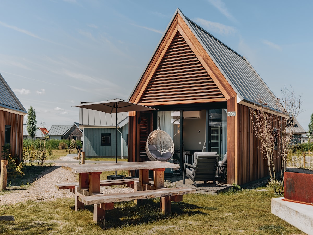 Stijlvol chalet voor 2 personen op 500 meter van het strand in Nieuwvliet-Bad
