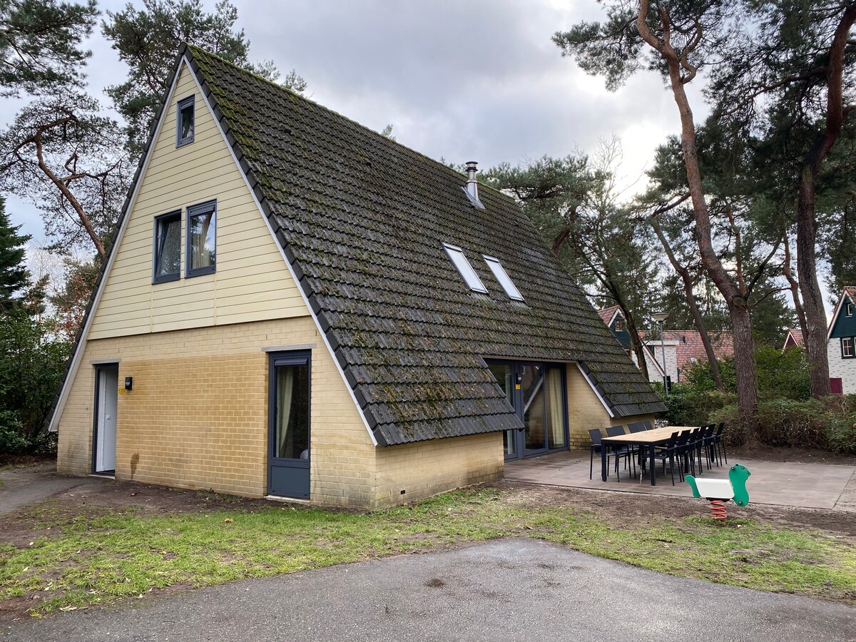 Ruim vakantiehuis voor 12 personen in Oosterhout in Oosterhout