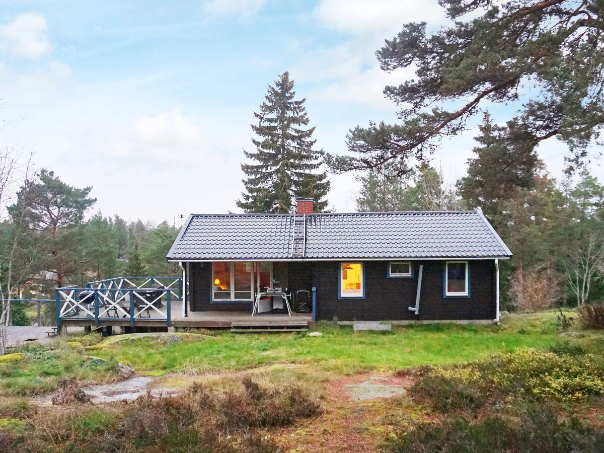 Op 500 m van zee: sfeervol vakantiehuis op Ingarö voor 7 personen in INGARÖ