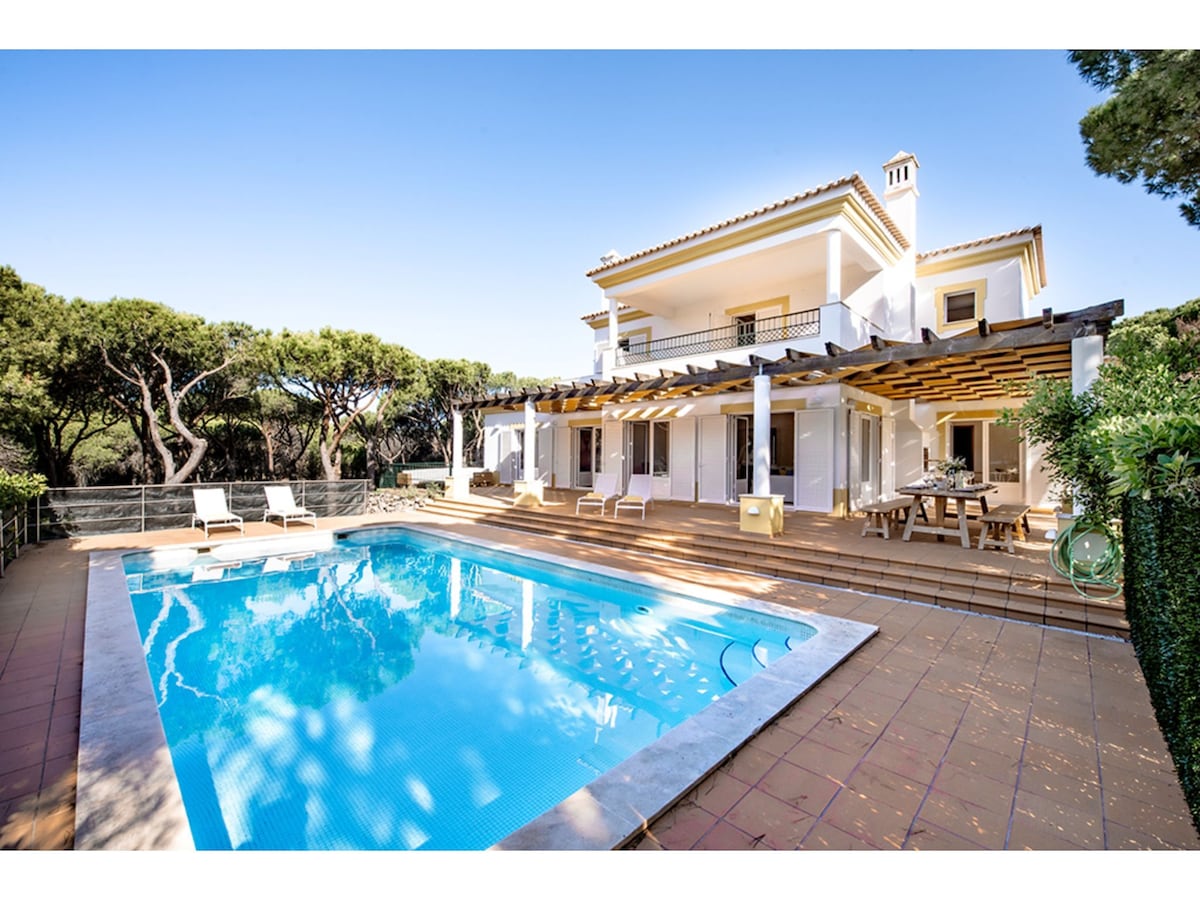 12-persoons villa met privézwembad op 300m van het strand in Castro Marim