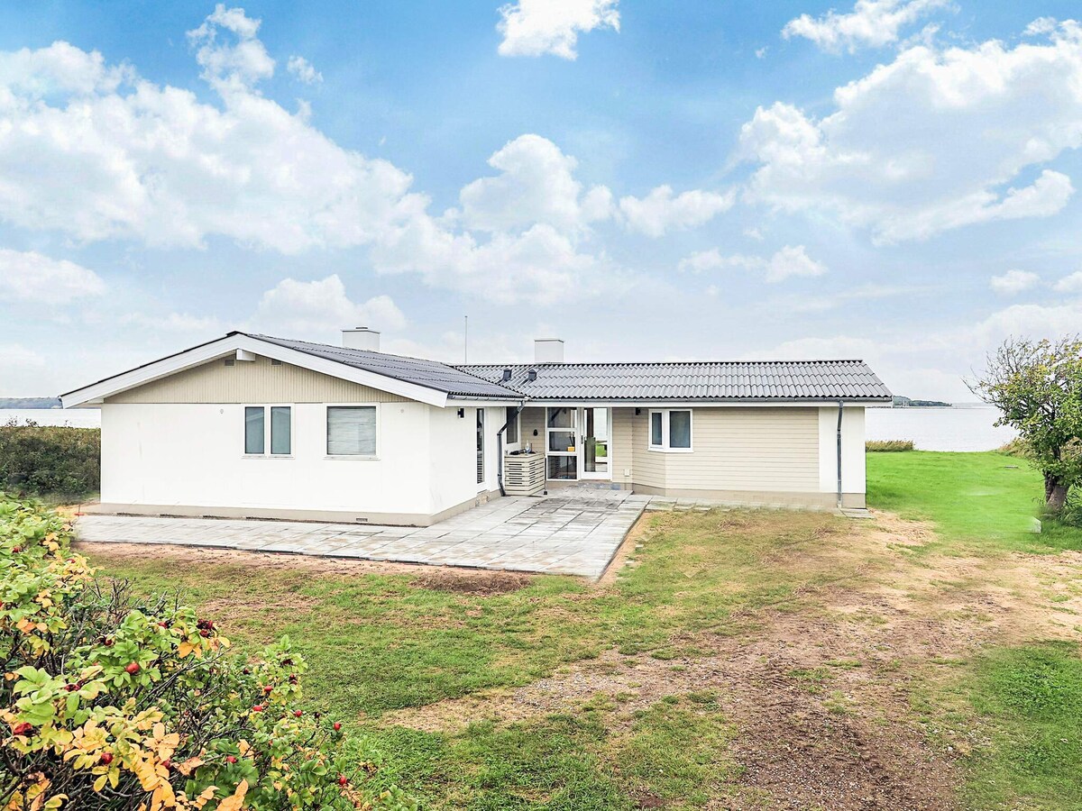 Aan zee: Ruim vakantiehuis in Farsø met panoramisch uitzicht in Farsø