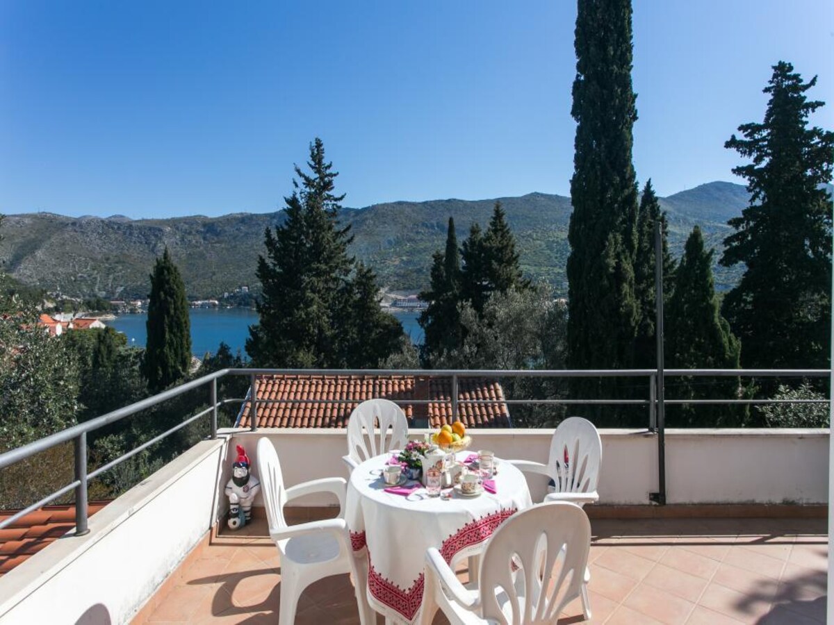 Appartement met zeezicht en balkon in Veliki Zaton in Zaton
