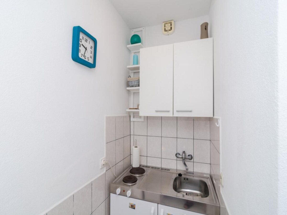 2-persoons appartement aan zee in Saplunara in Saplunara