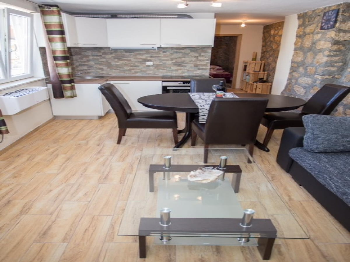 Aan het strand: Rustgevend appartement in Mokosica met zeezicht in Mokosica