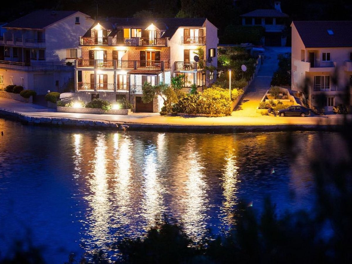 2-persoons appartement aan het strand in Lastovo · 24 m² in Lastovo