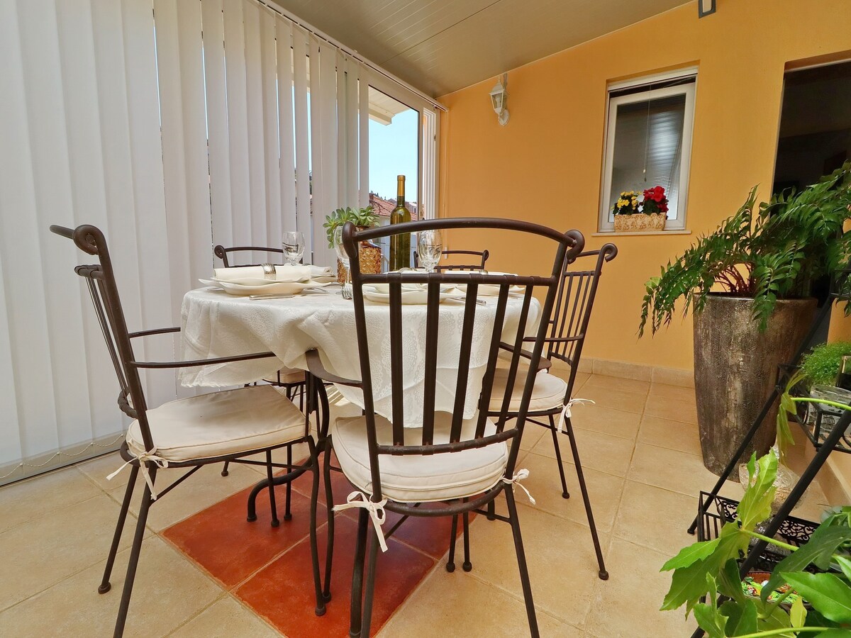 5-persoons appartement aan het strand in Vela Luka in Vela Luka