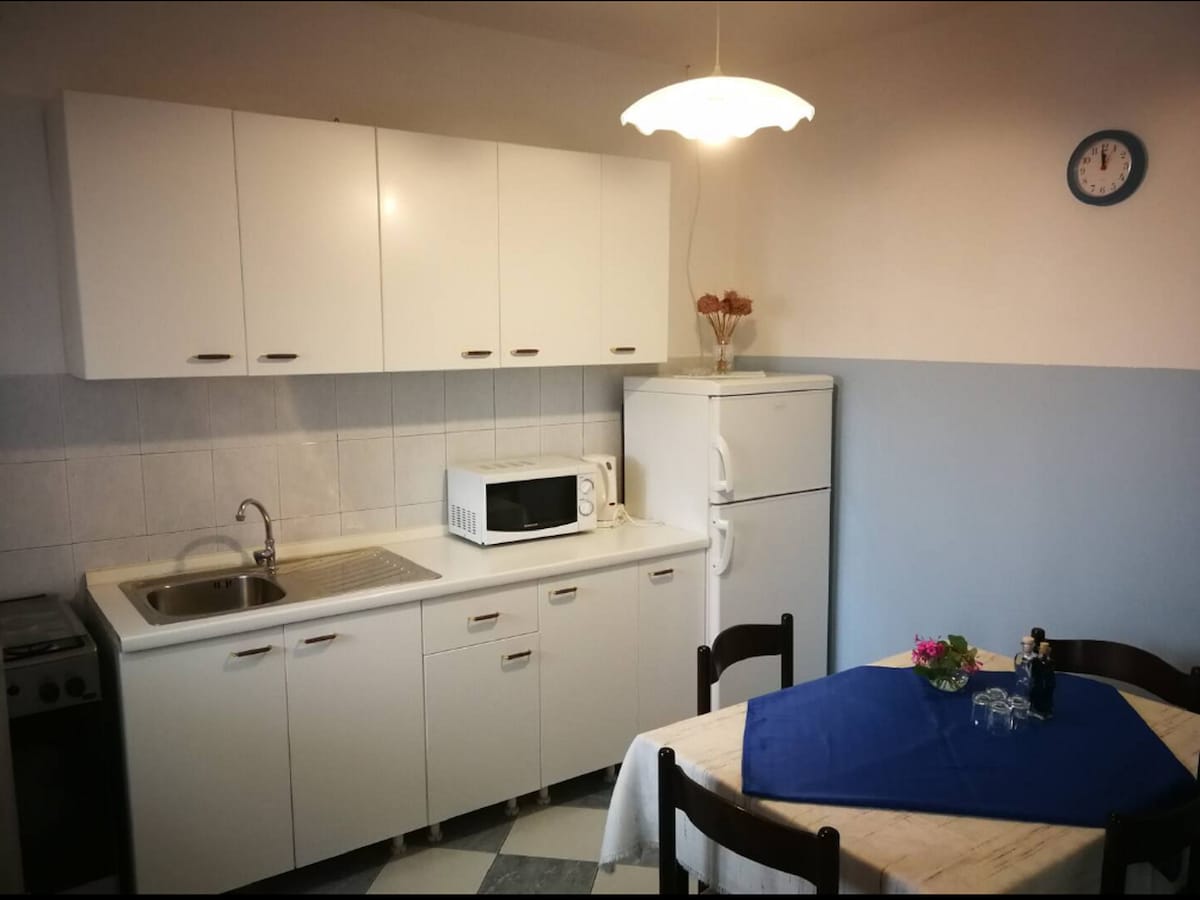 Aan zee: Ruim appartement voor 5 personen in Sobra in Sobra