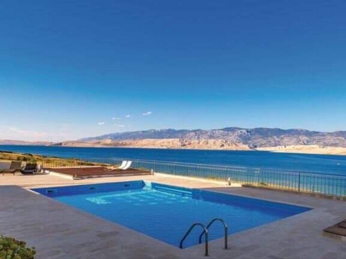 Aan het strand: Appartement La Eva op Pag voor 4 personen in Pag
