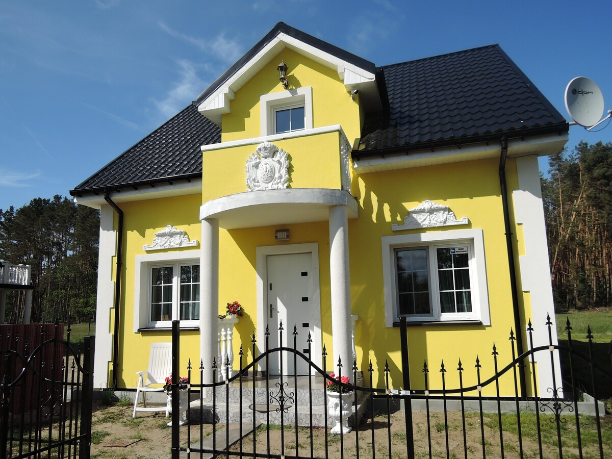 10-persoons vakantiehuis in Nowe Warpno op 450 m van het strand in Nowe Warpno