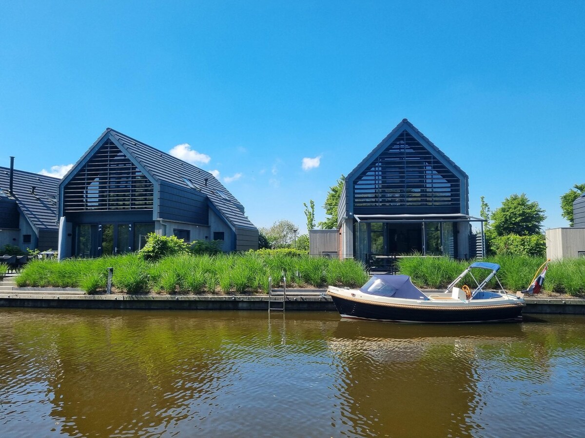 Luxe Watervilla Tolve in Balk voor 8 personen in Balk