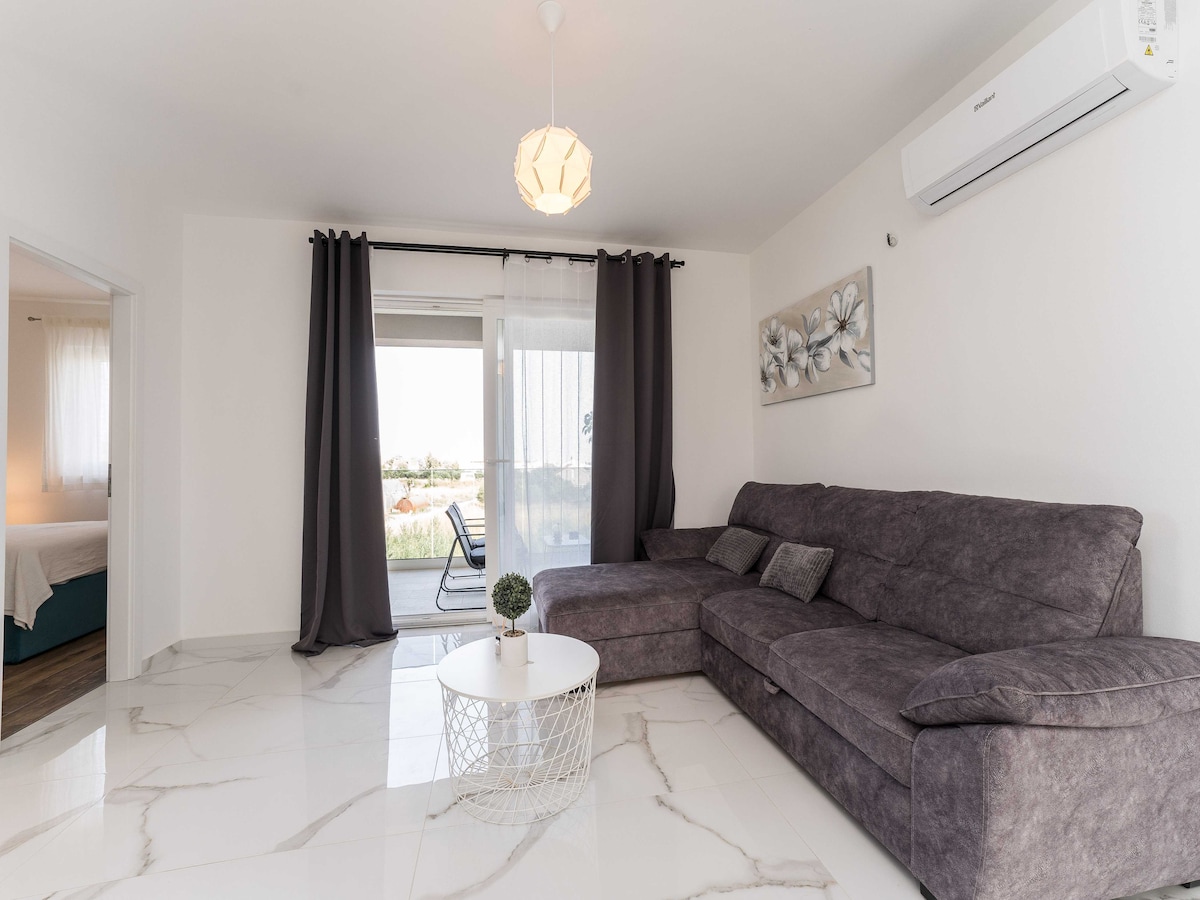 5-persoons appartement in Bibinje op 700m van het strand in Bibinje