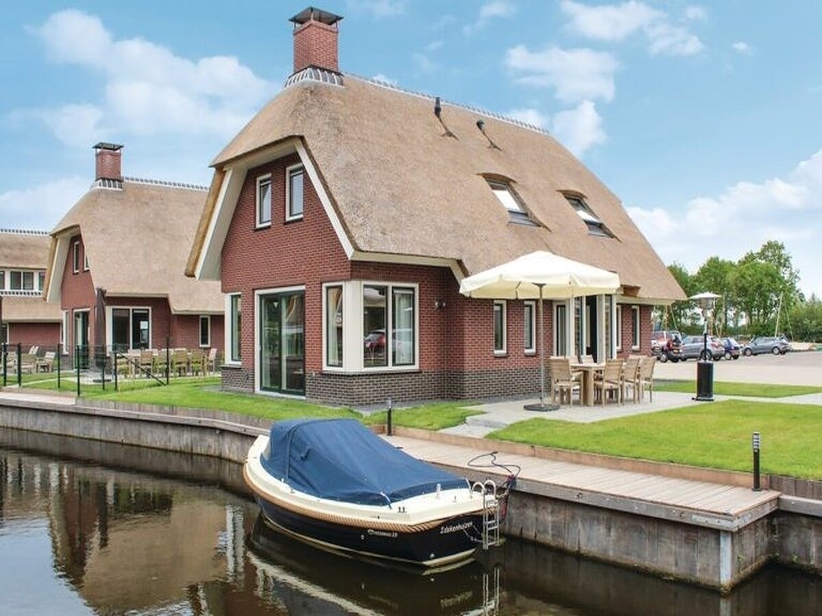 Ruim rietgedekt vakantiehuis in Idskenhuizen voor 8 personen in Idskenhuizen