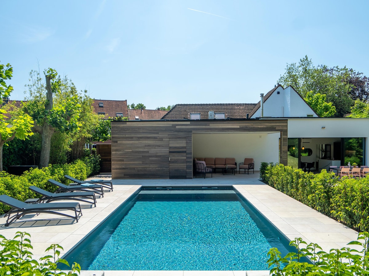 10-persoons wellnessvilla met privézwembad in Kortrijk